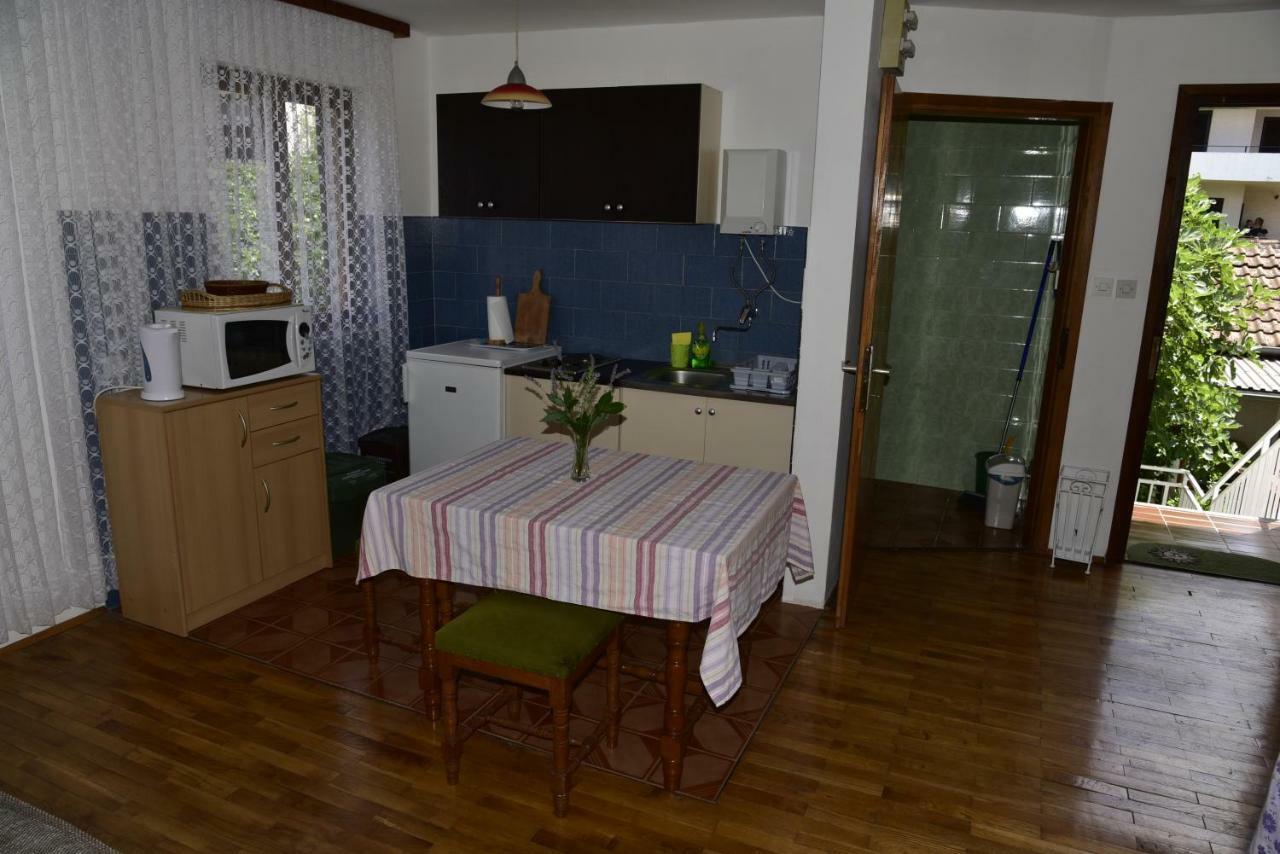 Apartment Palm Tree Malinska Eksteriør bilde